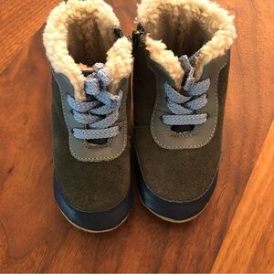 Robeez Hiking boot style slipper 12-18M